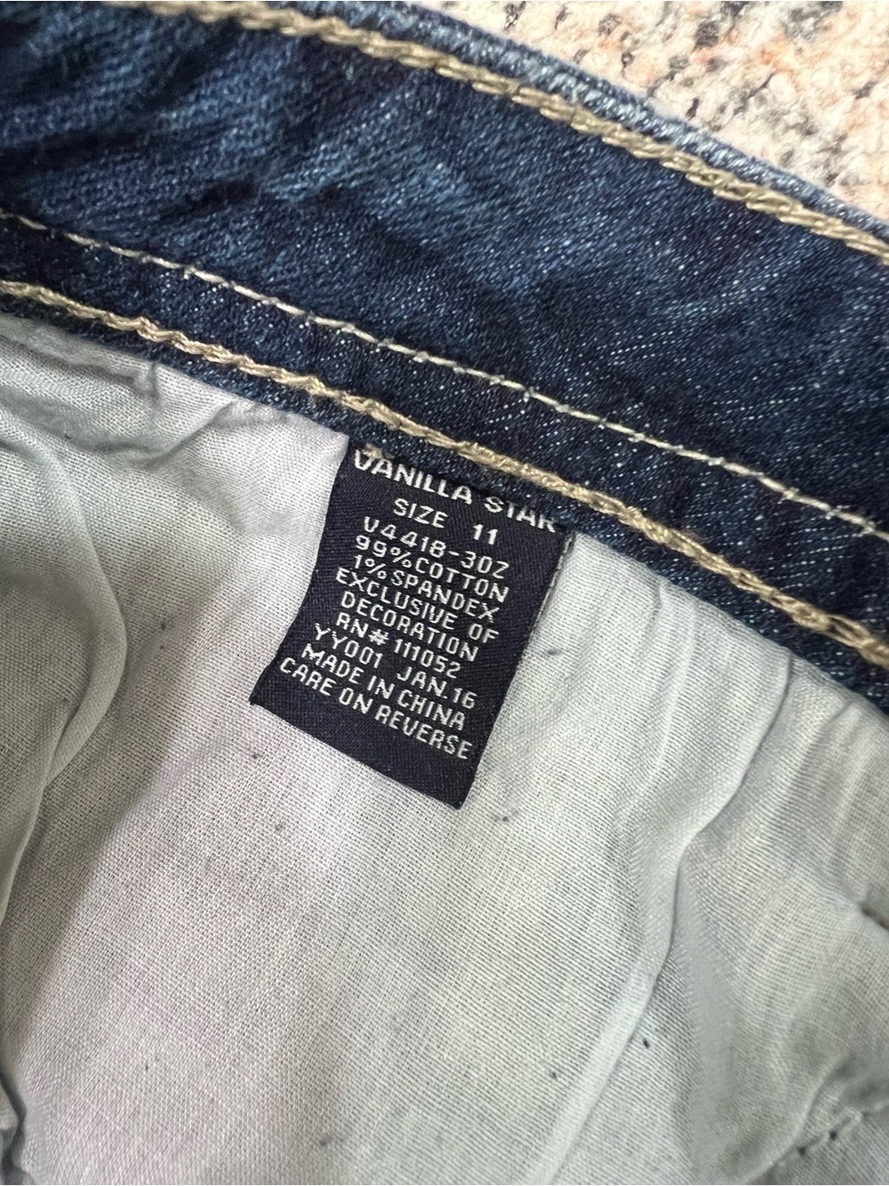 Vanilla Star Capri Jeans Crochet Flap Pocket Stretch Denim Women’s Size 11 - Picture 15 of 16